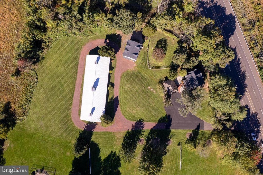 3054 OLD YORK RD, FURLONG, PA 18925 — exterior