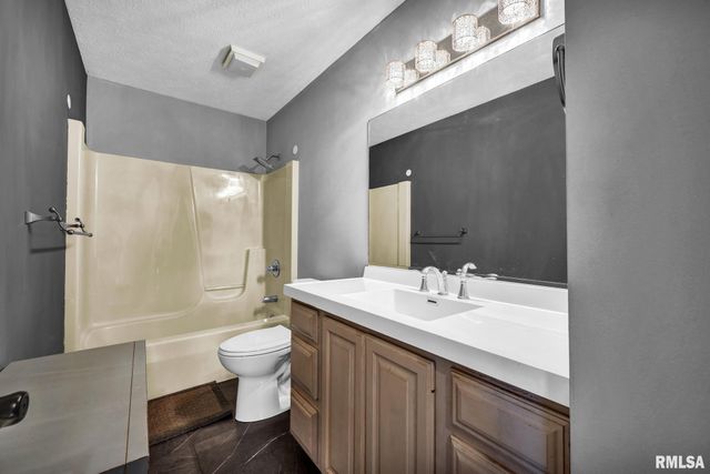 1044 E POLK Street, Morton, IL 61550