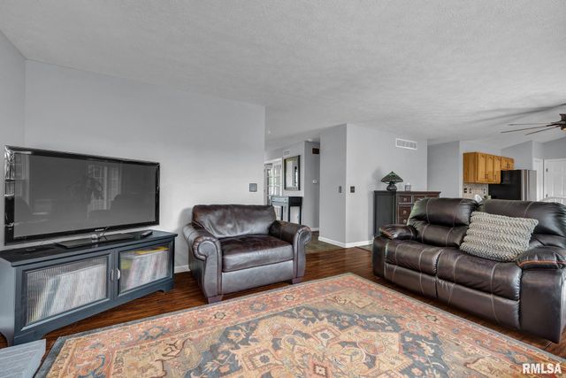 1044 E POLK Street, Morton, IL 61550