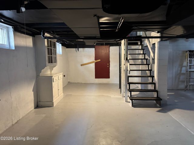 107 N 37th St, Louisville, KY 40212