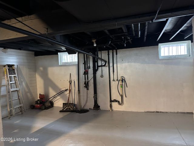 107 N 37th St, Louisville, KY 40212