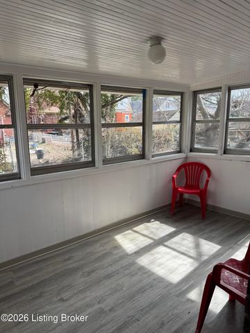 107 N 37th St, Louisville, KY 40212