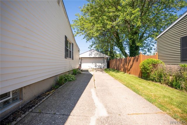 160 Frederick Road, Tonawanda, NY 14150