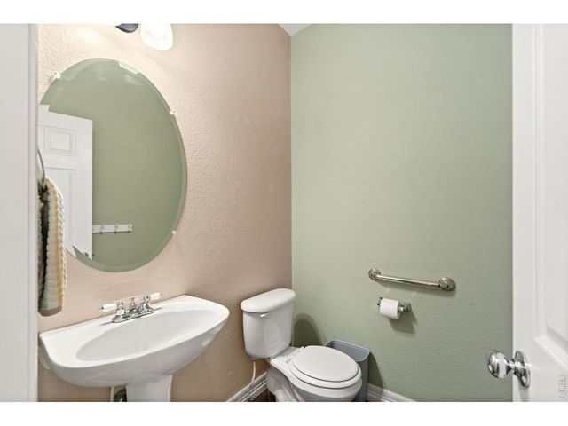 639 Americana Rd, Longmont, CO 80504