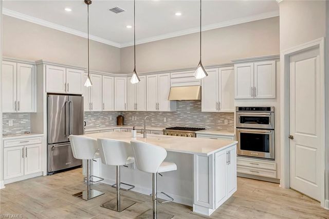9574 Everglades DR, Naples, FL 34120