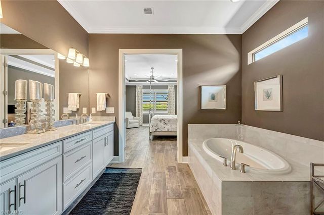 9574 Everglades DR, Naples, FL 34120