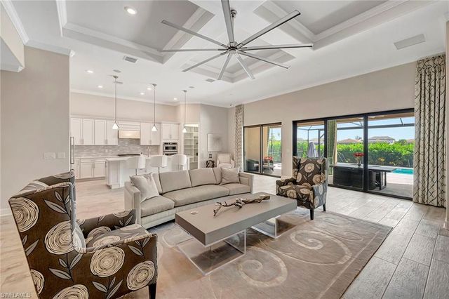 9574 Everglades DR, Naples, FL 34120