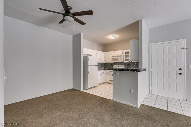 1300 South ARLINGTON Street 123, Las Vegas, NV 89104