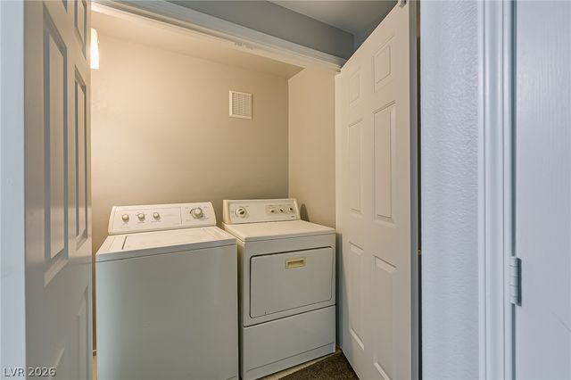 1300 South ARLINGTON Street 123, Las Vegas, NV 89104