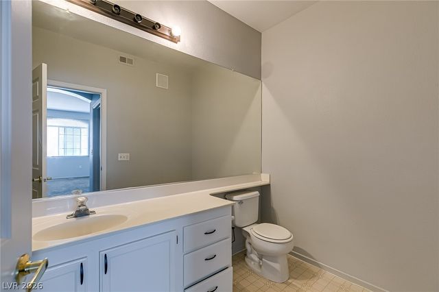 1300 South ARLINGTON Street 123, Las Vegas, NV 89104