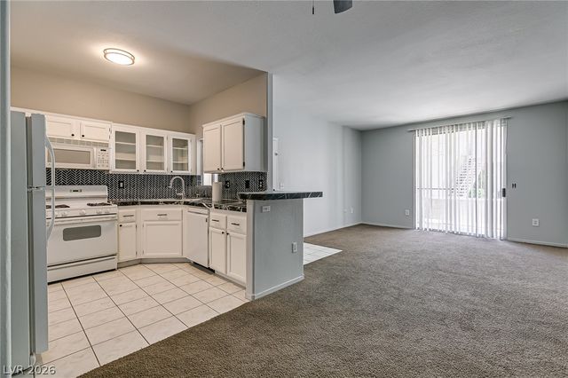 1300 South ARLINGTON Street 123, Las Vegas, NV 89104
