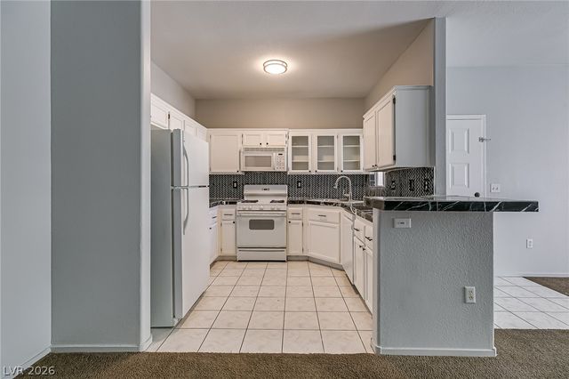 1300 South ARLINGTON Street 123, Las Vegas, NV 89104