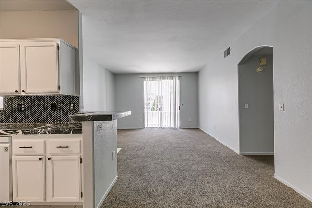 1300 South ARLINGTON Street 123, Las Vegas, NV 89104