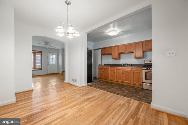 2004 ORMAND RD, Baltimore, MD 21222