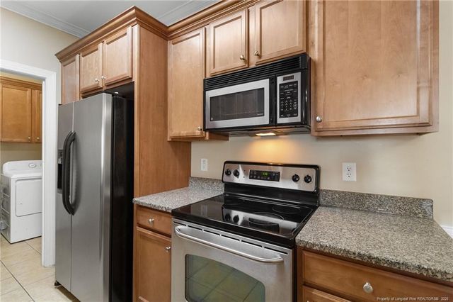 208 Fountainhead Lane, Fayetteville, NC 28301