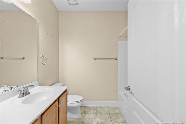 208 Fountainhead Lane, Fayetteville, NC 28301