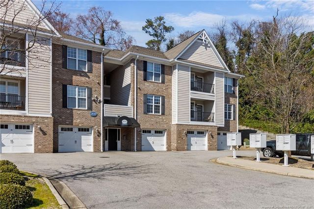 208 Fountainhead Lane, Fayetteville, NC 28301