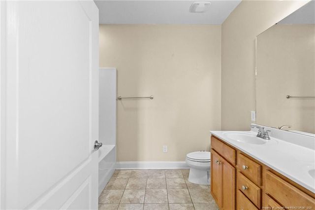 208 Fountainhead Lane, Fayetteville, NC 28301