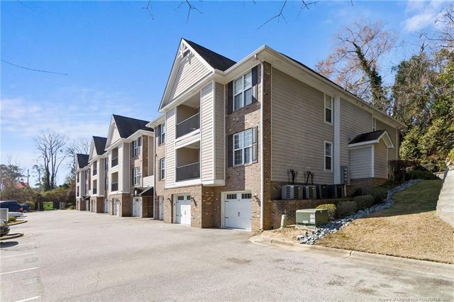 208 Fountainhead Lane, Fayetteville, NC 28301
