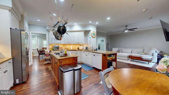 2007 MAYFAIR MCLEAN CT, Falls Church, VA 22043