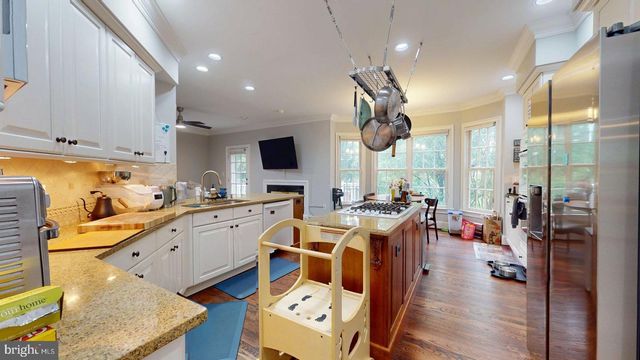 2007 MAYFAIR MCLEAN CT, Falls Church, VA 22043