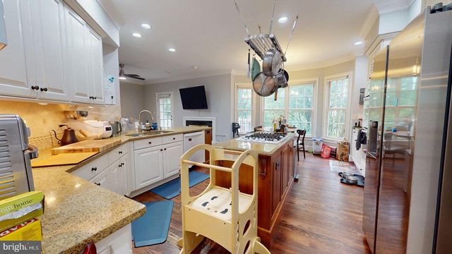 2007 MAYFAIR MCLEAN CT, Falls Church, VA 22043