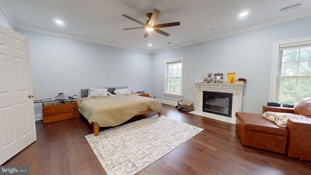 2007 MAYFAIR MCLEAN CT, Falls Church, VA 22043