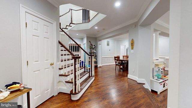 2007 MAYFAIR MCLEAN CT, Falls Church, VA 22043