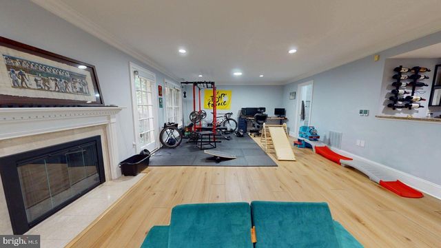 2007 MAYFAIR MCLEAN CT, Falls Church, VA 22043