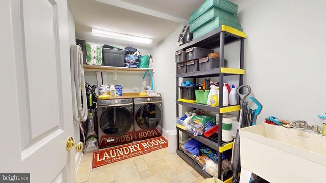 2007 MAYFAIR MCLEAN CT, Falls Church, VA 22043