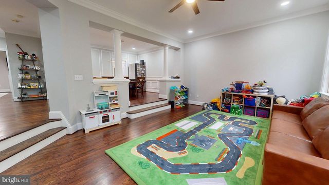 2007 MAYFAIR MCLEAN CT, Falls Church, VA 22043