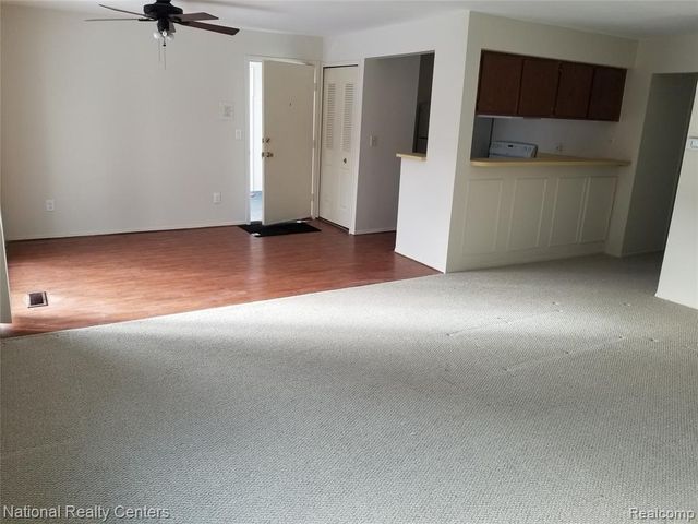 14200 Ivanhoe Drive 158, Sterling Heights, MI 48312