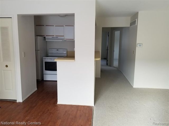 14200 Ivanhoe Drive 158, Sterling Heights, MI 48312