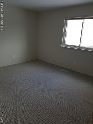 14200 Ivanhoe Drive 158, Sterling Heights, MI 48312