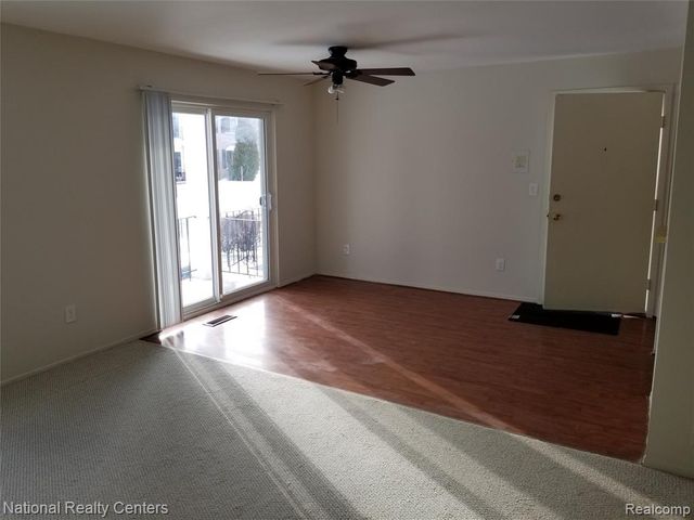 14200 Ivanhoe Drive 158, Sterling Heights, MI 48312