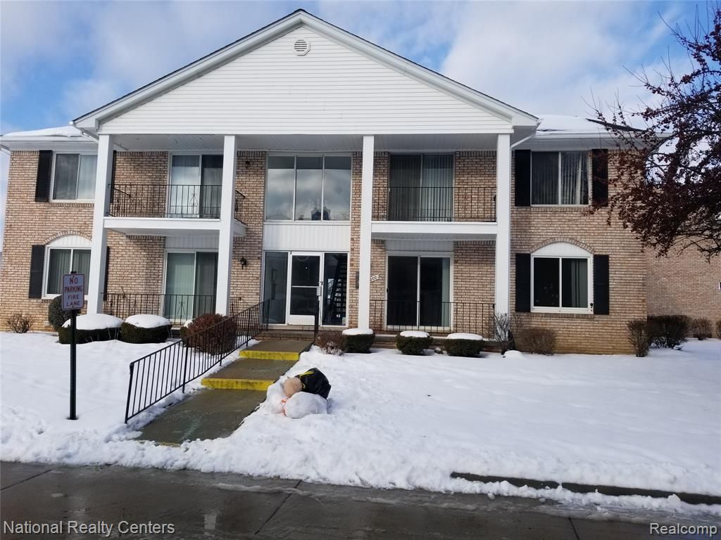 14200 Ivanhoe Drive 158, Sterling Heights, MI 48312