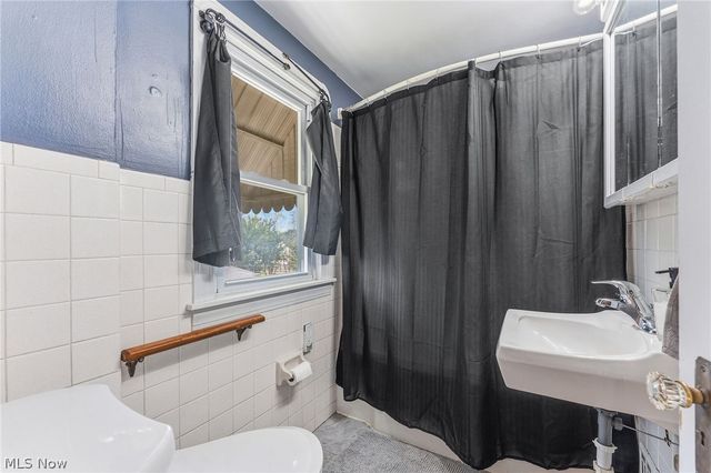 123 Lafayette Street, Elyria, OH 44035