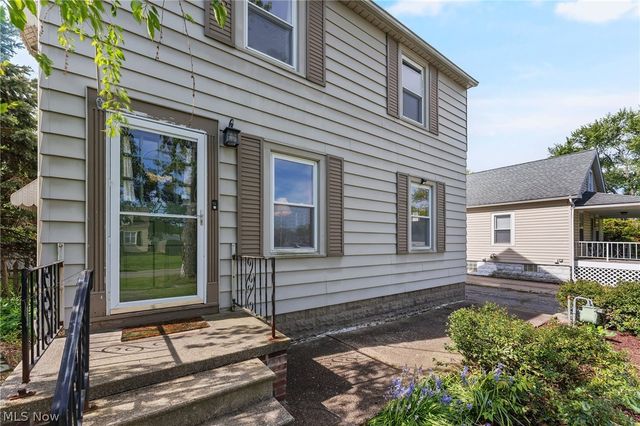 123 Lafayette Street, Elyria, OH 44035