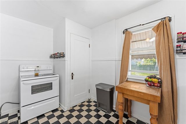 123 Lafayette Street, Elyria, OH 44035