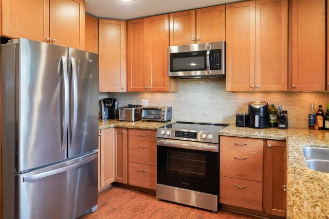 9747 N County Road 393, Louise, TX 77455