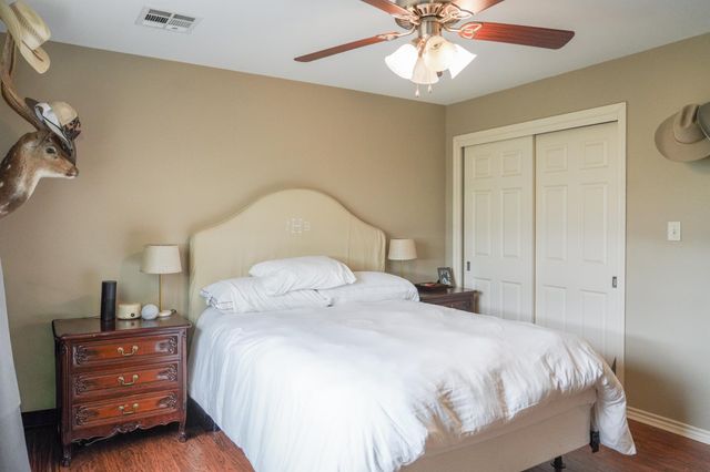 9747 N County Road 393, Louise, TX 77455
