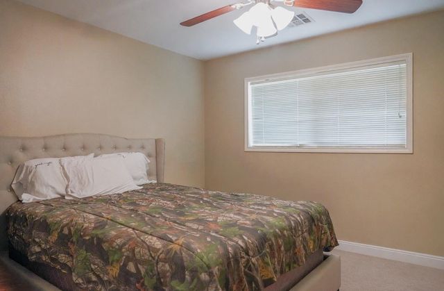 9747 N County Road 393, Louise, TX 77455