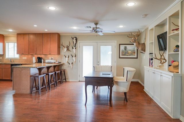 9747 N County Road 393, Louise, TX 77455