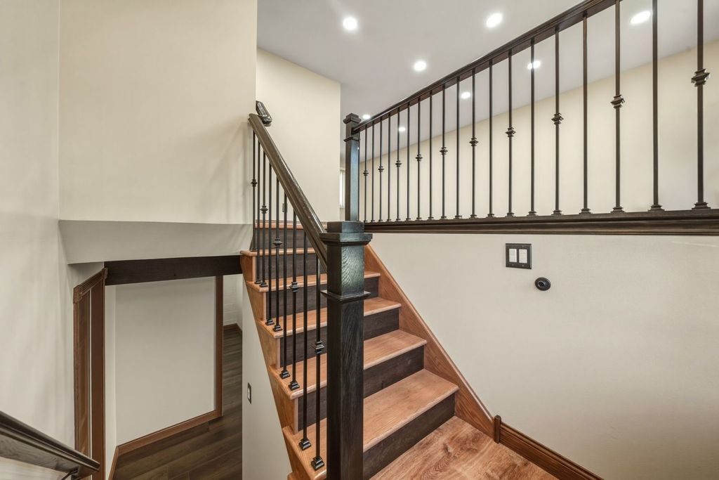 412 Sherwood Drive, Streamwood, IL 60107 — photo 2