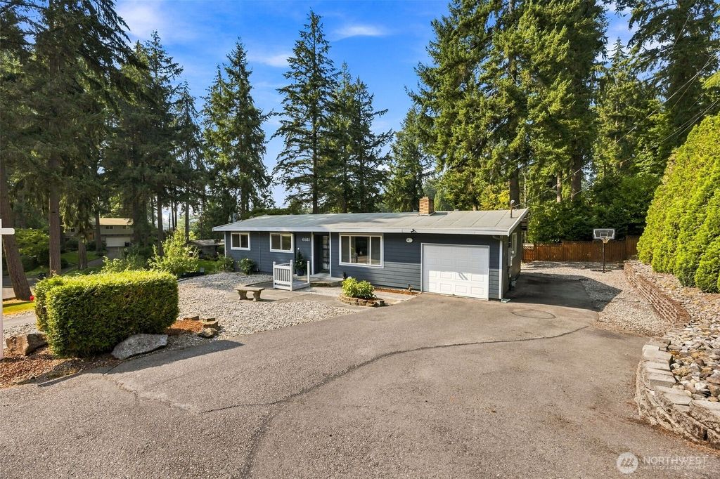 6811 82nd Street SW, Lakewood, WA 98499
