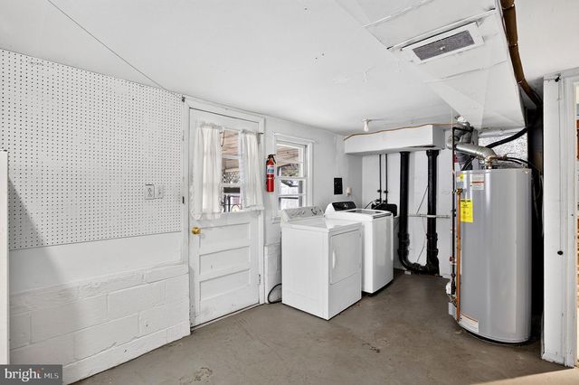 6 WICKFORD AVE, Ewing, NJ 08628