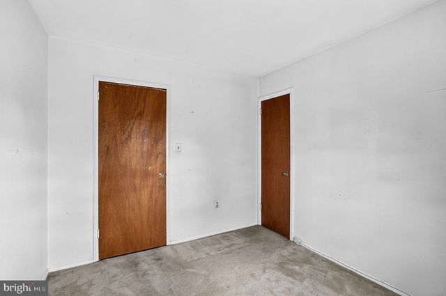 6 WICKFORD AVE, Ewing, NJ 08628