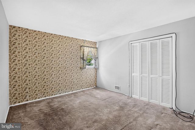 6 WICKFORD AVE, Ewing, NJ 08628