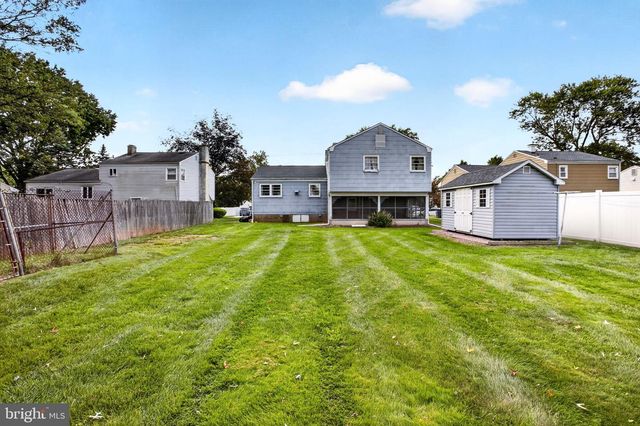 6 WICKFORD AVE, Ewing, NJ 08628