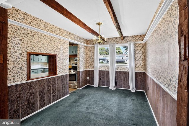 6 WICKFORD AVE, Ewing, NJ 08628